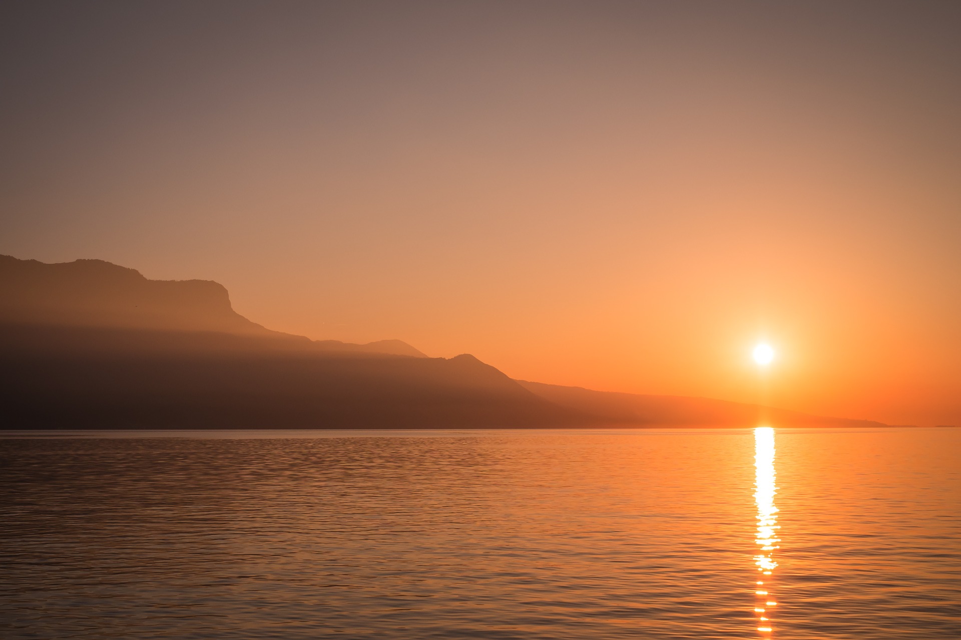 sunset-801960_1920.jpg